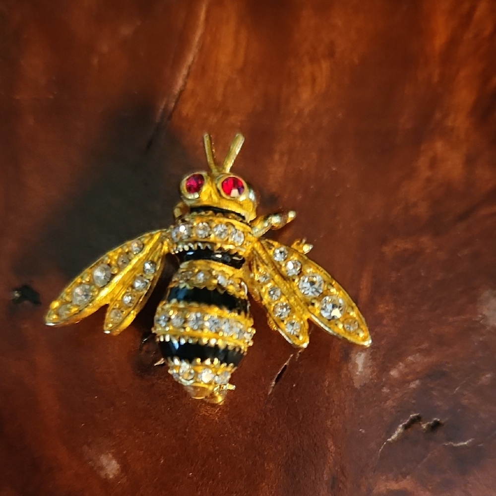 Metropolitan Museum Of Art Bee Brooch, Sparkling Crystals